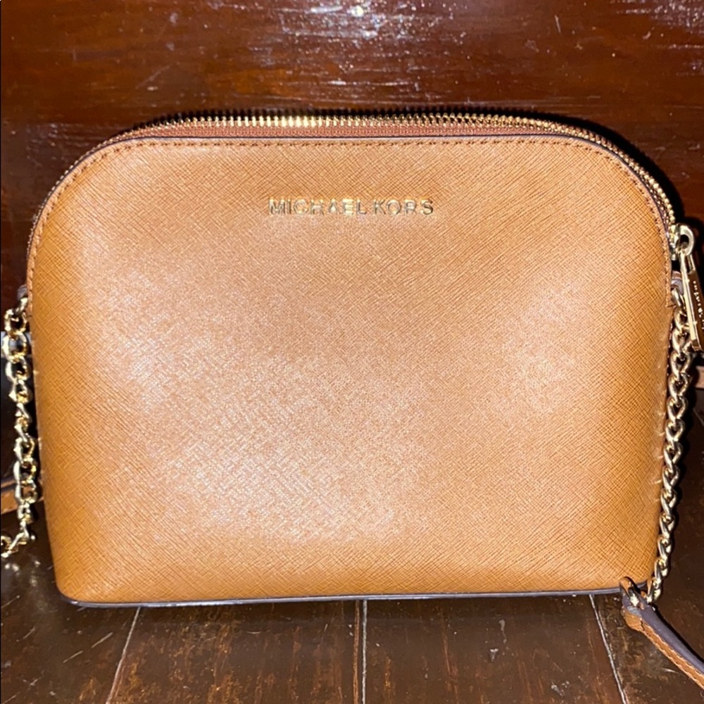 Michael kors crossbody